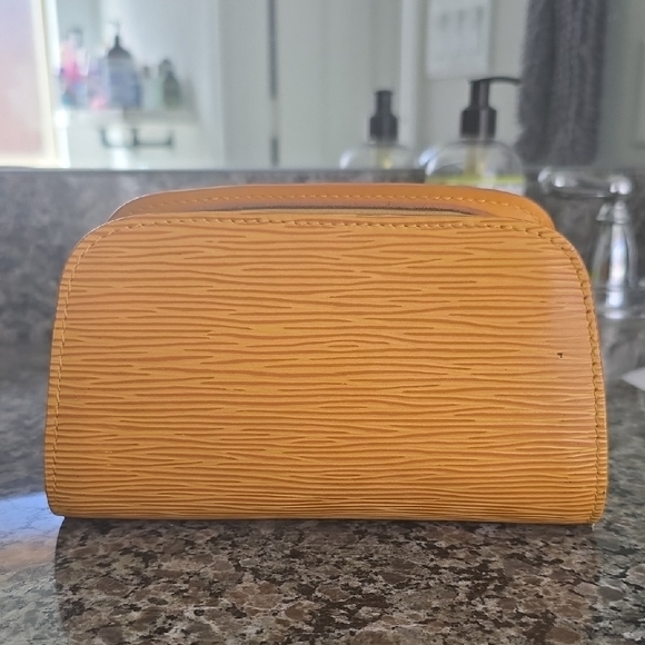 Louis Vuitton Yellow Epi Leather Wallet - Picture 2 of 16